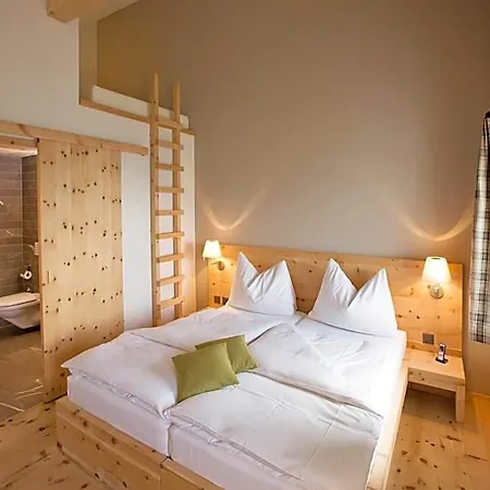 فندق Romantik Muottas Muragl 3*